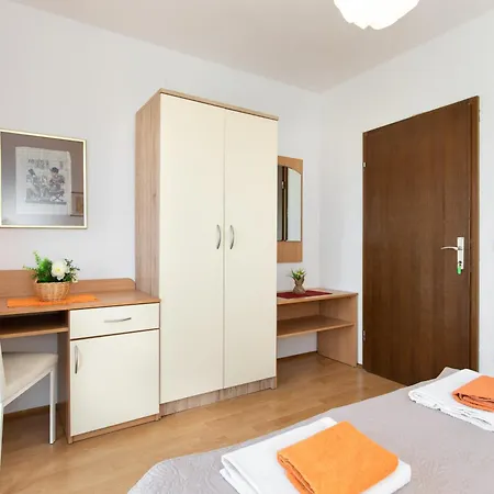 Apartmán Peric 2 Sa Bazenom Kornić