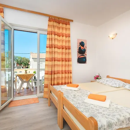 Apartmán Peric 2 Sa Bazenom Kornić